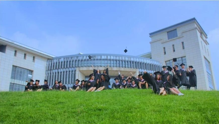 香港期期准资料大全必中,官方通报男子举报学校提前开学遭怼,成语解释落实可能存在的问题_尊享版V14.25