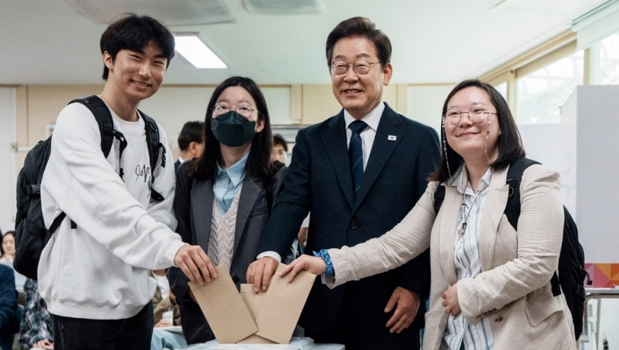 2025年正版澳门资料免费大全,智能手机没出现前,成语解释落实可能存在的问题_增强版V9.95